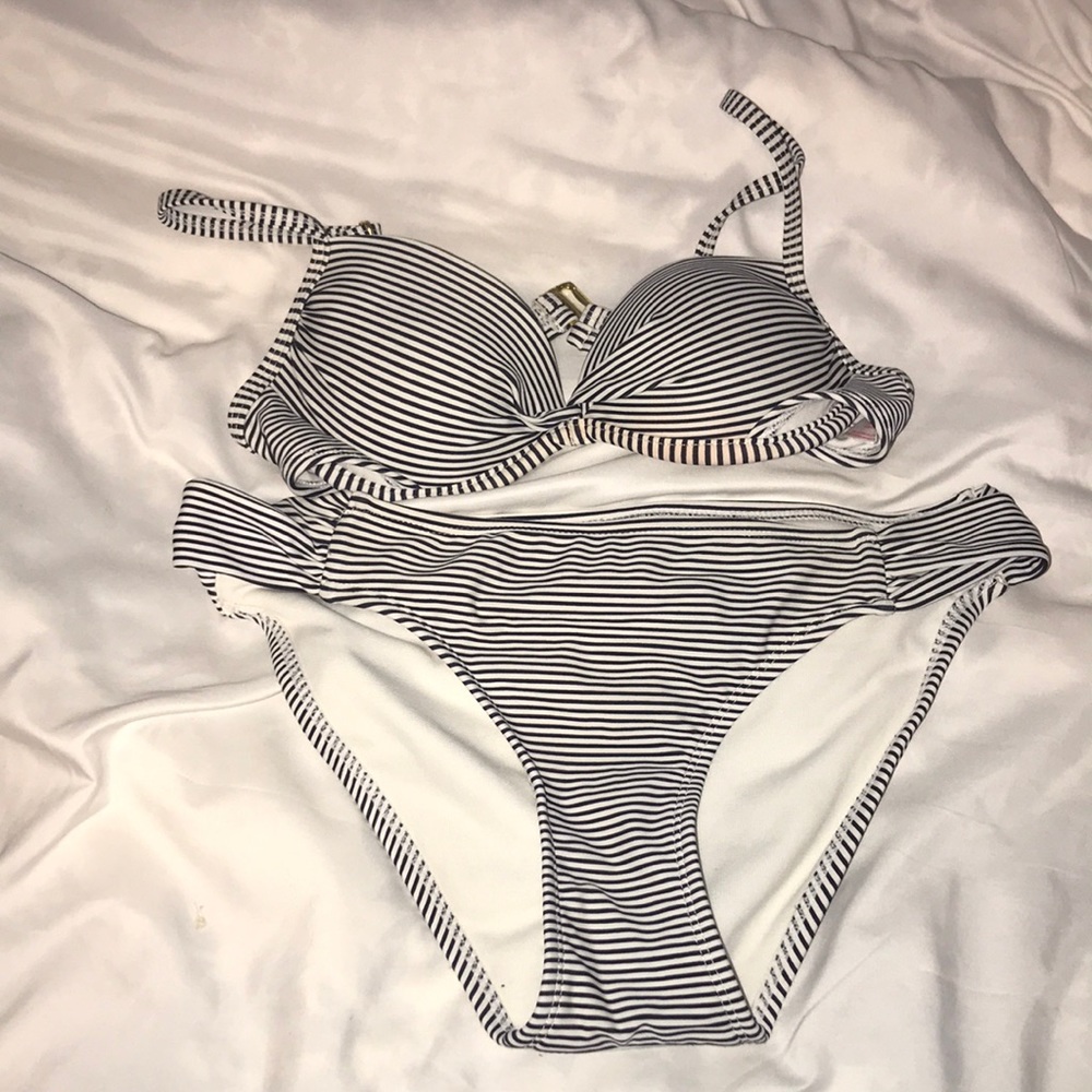 STRIPPED BIKINI